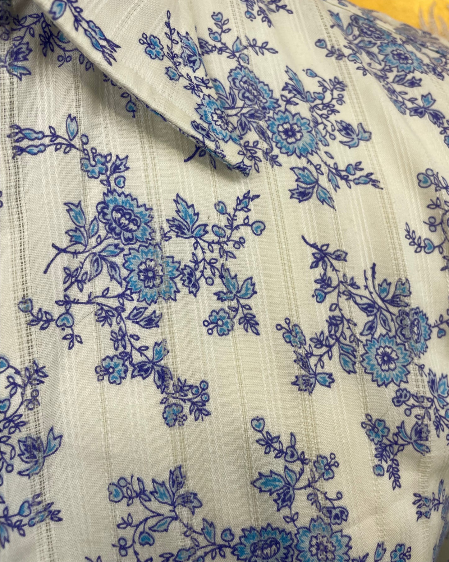 Vintage 1960’s 1970’s Dagger Collar Floral Shirt