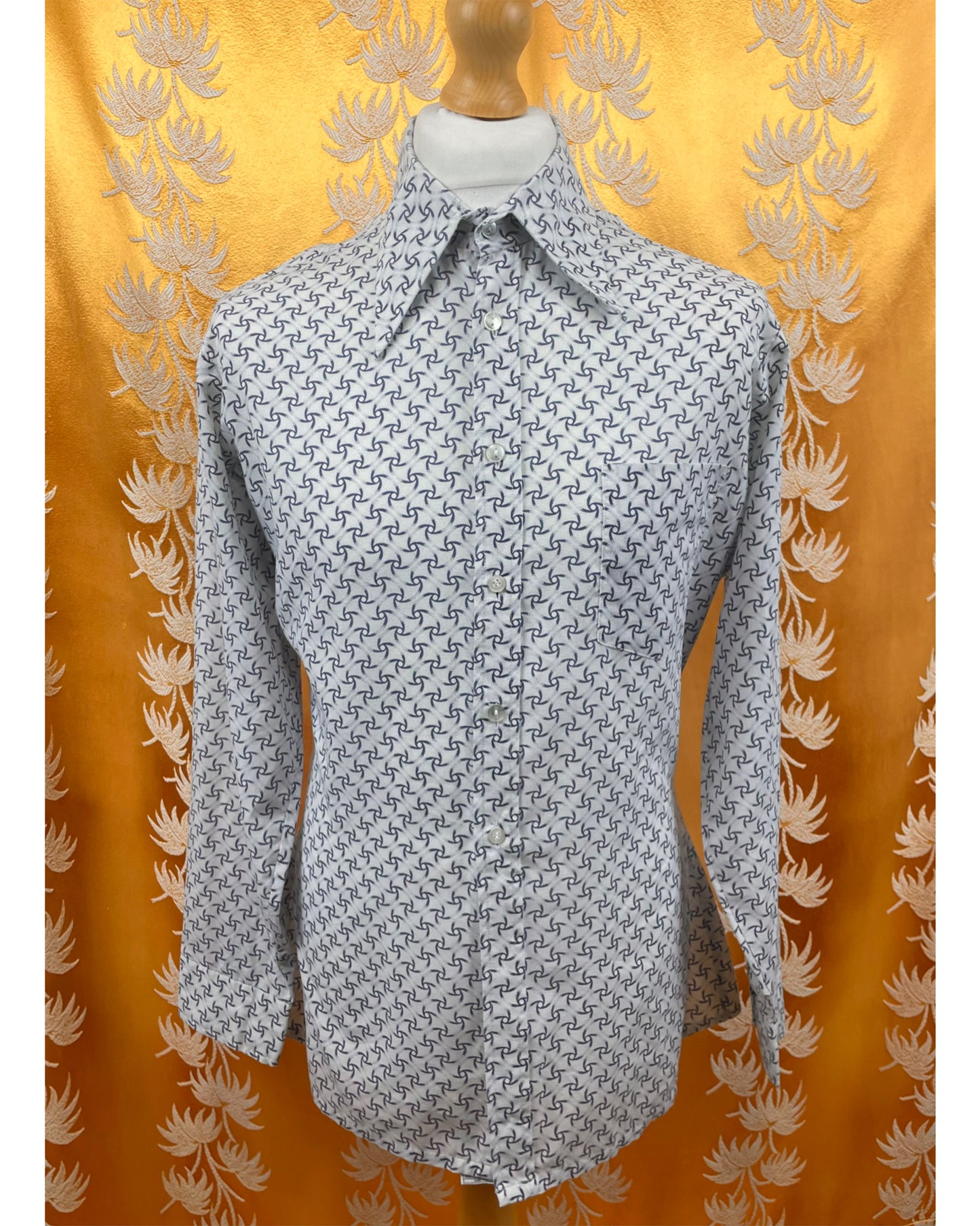 Vintage 1970’s Arnold Palmer Dagger Collar Black White Shirt