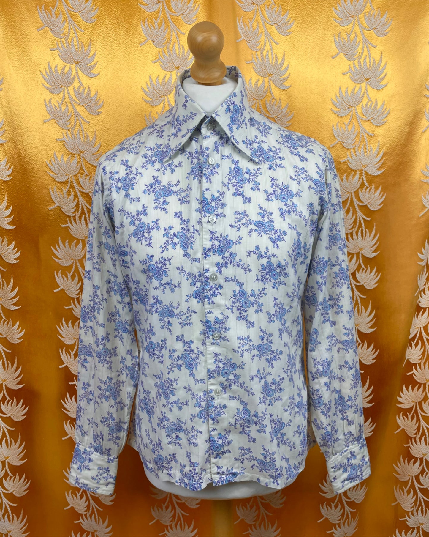 Vintage 1960’s 1970’s Dagger Collar Floral Shirt