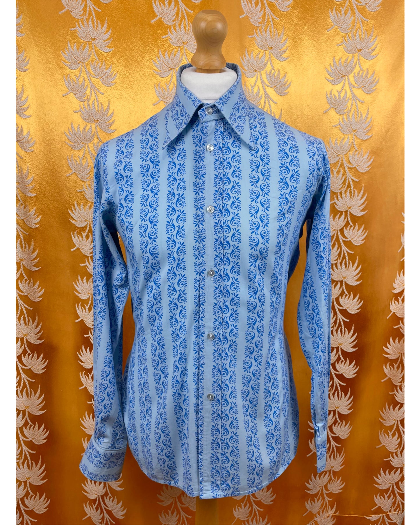Vintage 1960’s 1970’s Blue Psychedelic Dagger Collar Shirt