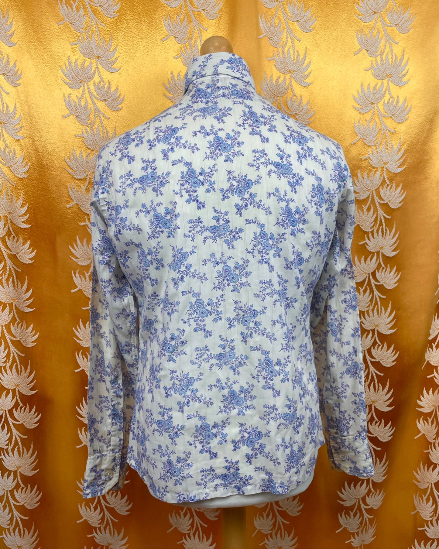 Vintage 1960’s 1970’s Dagger Collar Floral Shirt
