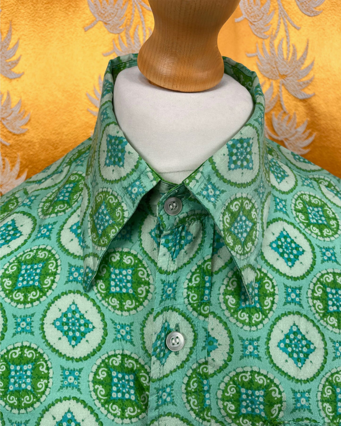 Vintage 1960’s 1970’s Green Pure Silk Psychedelic Mod Shirt by Star of Siam
