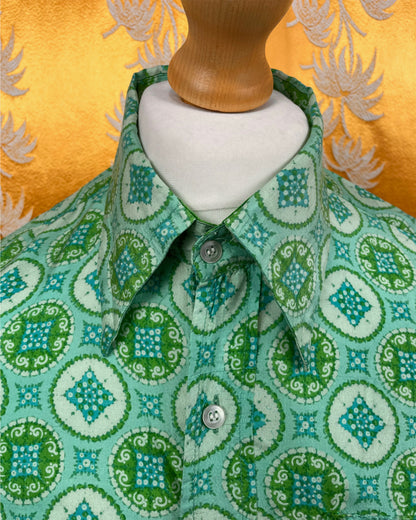 Vintage 1960’s 1970’s Green Pure Silk Psychedelic Mod Shirt by Star of Siam